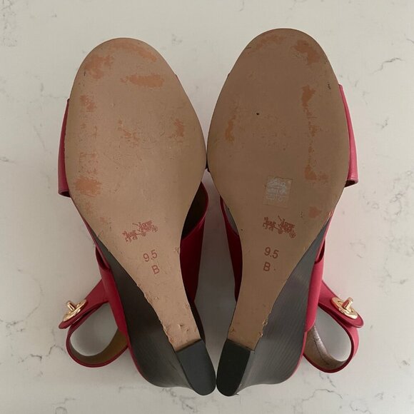 Coach Rosanne Wedge Manmade Cross Strap Sandal Turnlock Gold Hard Red Brown 9.5B - Picture 9 of 13